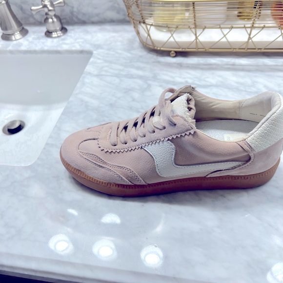 - Dolce Vita Notice Sneakers - Picture 4 of 4